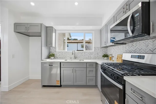 $1,369,000 | 1318 East Garfield Avenue, Glendale, CA 91205