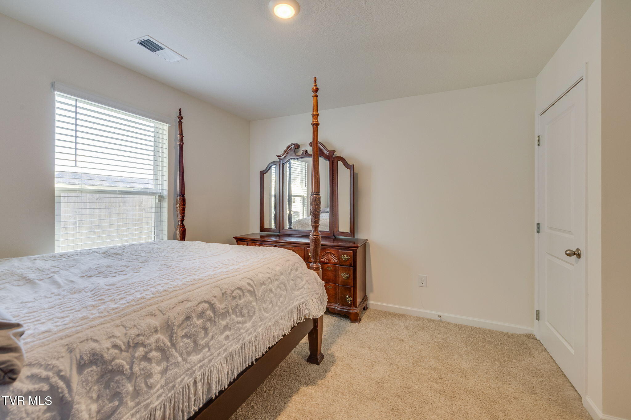 1332 Clark Pt Road Kingsport, TN 37660 - Photo 23 of 42 Bedroom #2