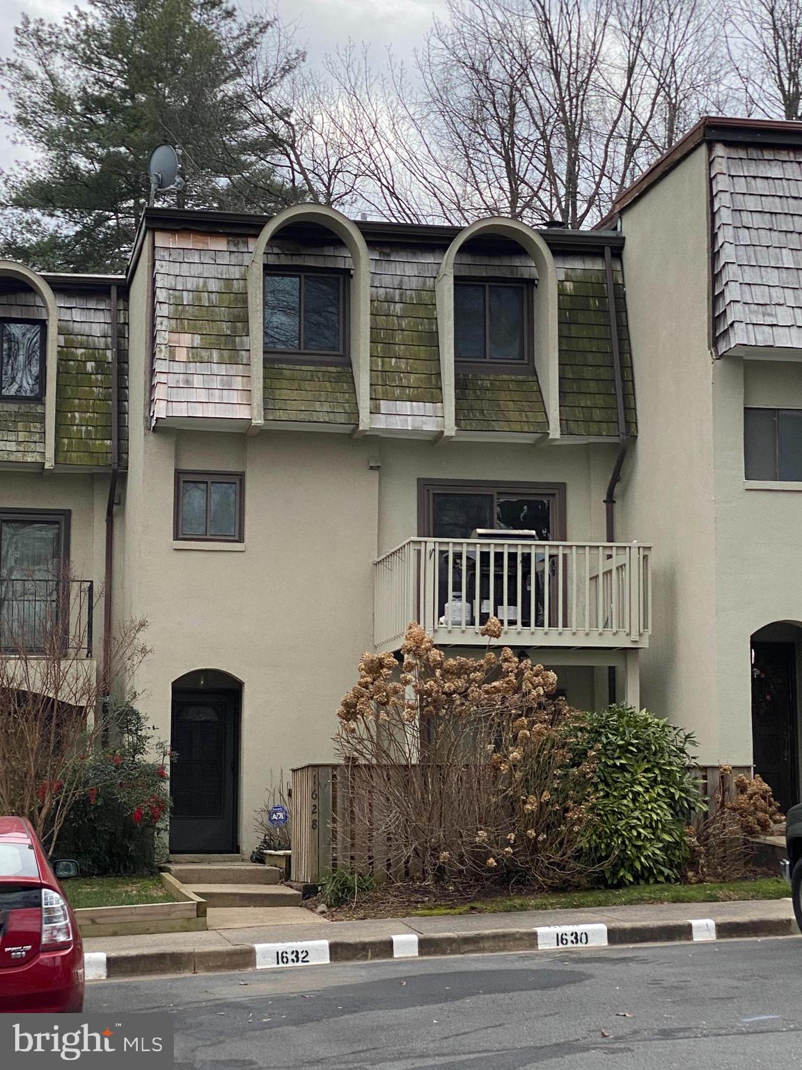 1628 Valencia Way Reston, VA 20190 - Photo 1 of 47 Front