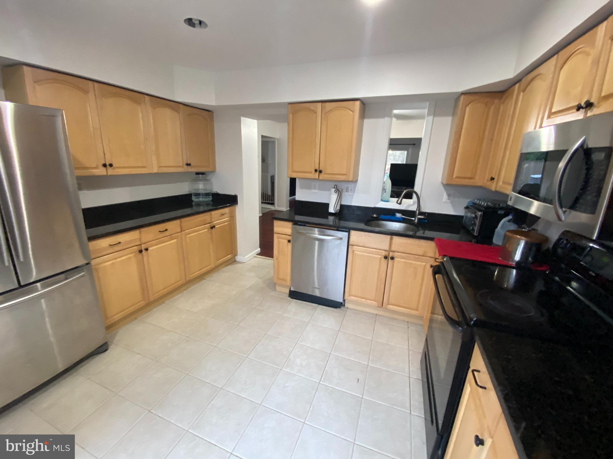 1628 Valencia Way Reston, VA 20190 - Photo 11 of 47 Kitchen