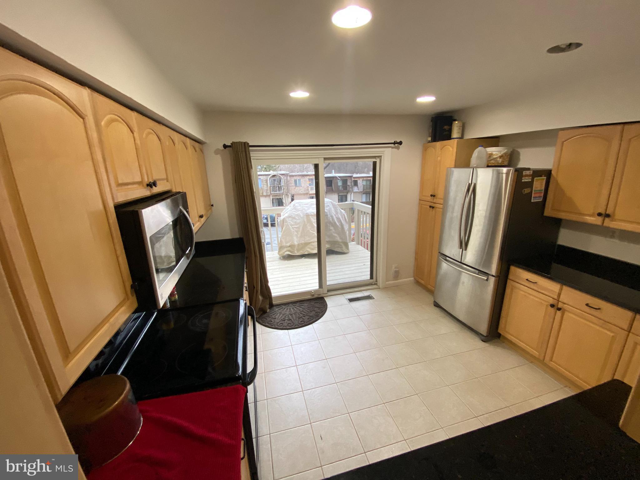 1628 Valencia Way Reston, VA 20190 - Photo 13 of 47 Kitchen