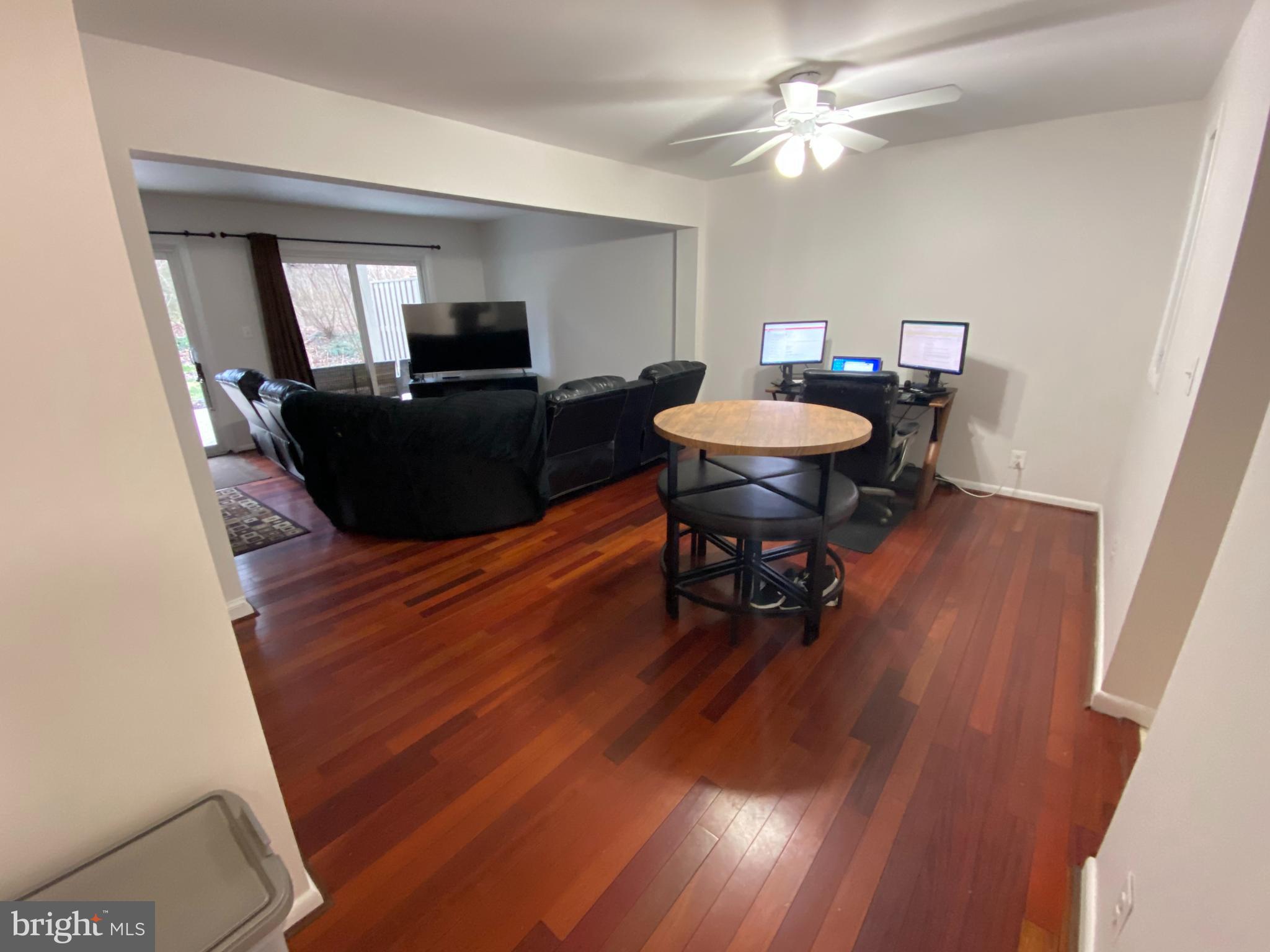 1628 Valencia Way Reston, VA 20190 - Photo 14 of 47 Living Room