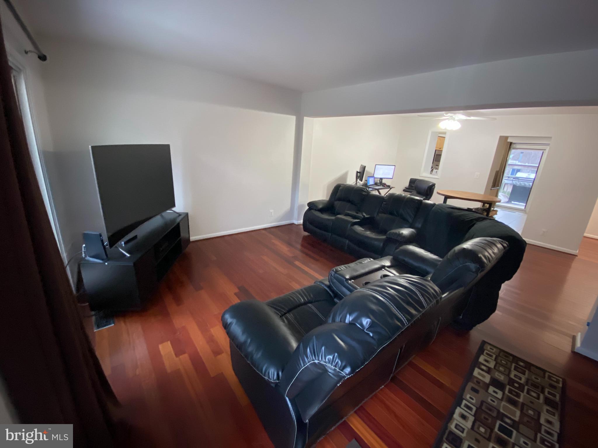 1628 Valencia Way Reston, VA 20190 - Photo 17 of 47 Living Room