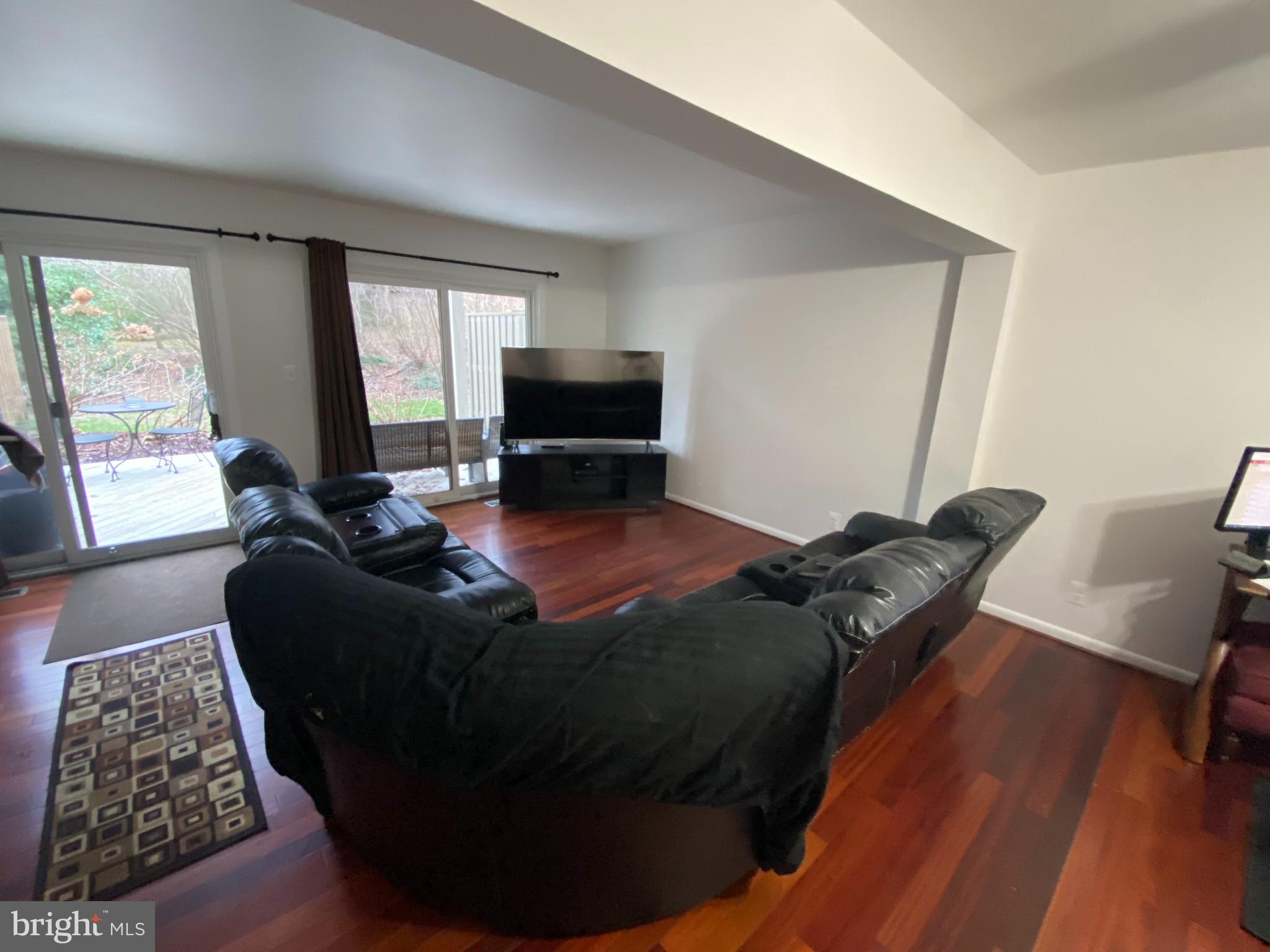 1628 Valencia Way Reston, VA 20190 - Photo 20 of 47 Living Room