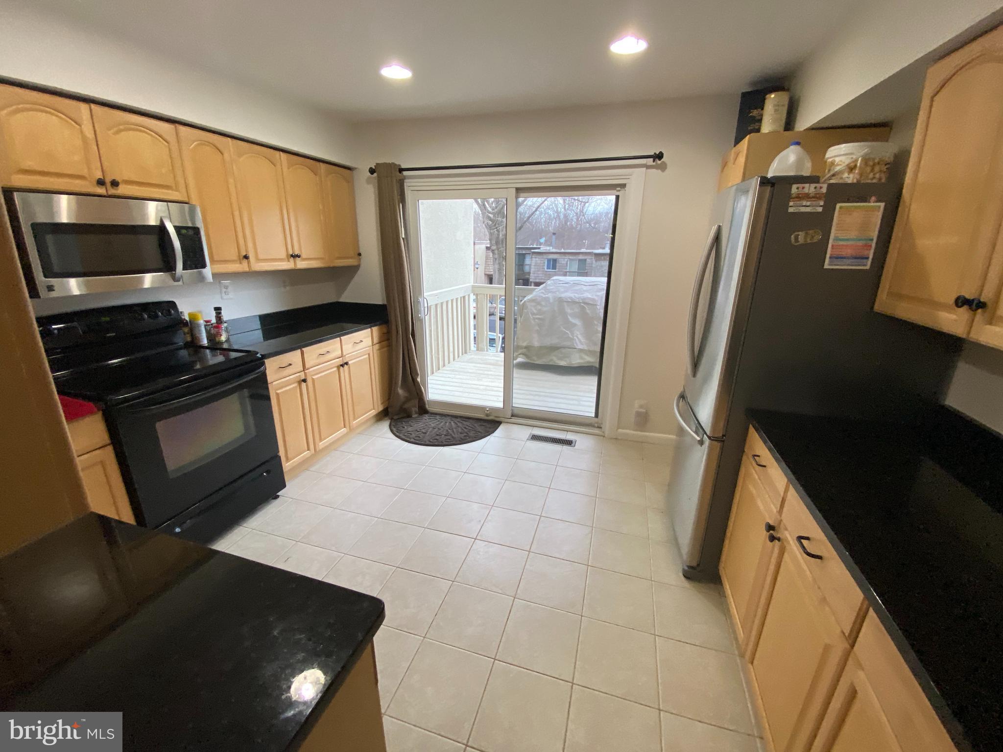 1628 Valencia Way Reston, VA 20190 - Photo 3 of 47 Kitchen