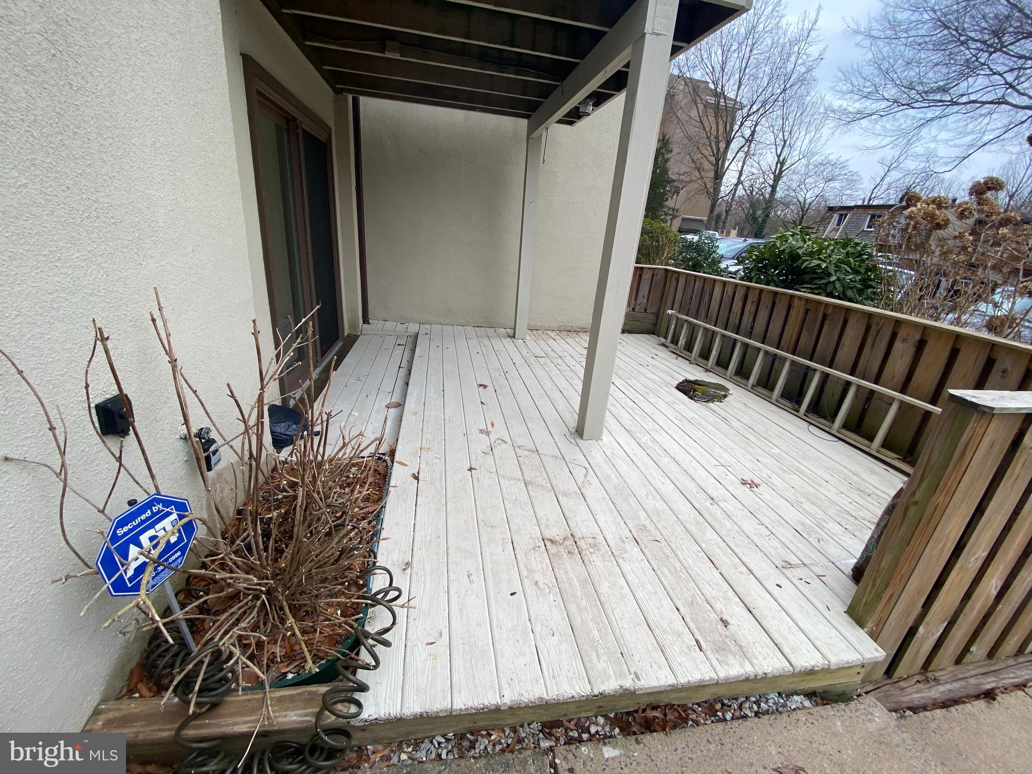 1628 Valencia Way Reston, VA 20190 - Photo 44 of 47 Front Deck