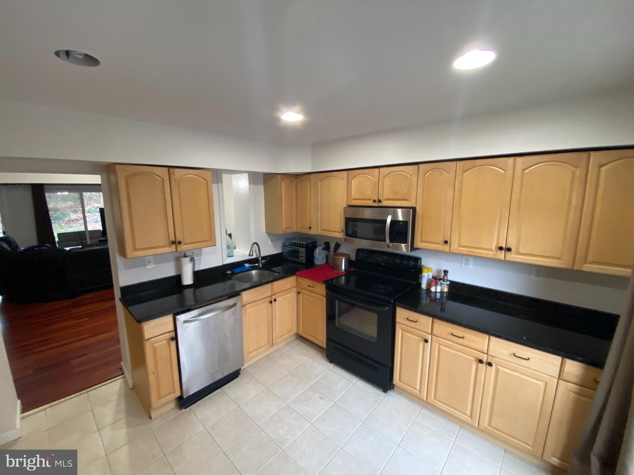 1628 Valencia Way Reston, VA 20190 - Photo 8 of 47 Kitchen