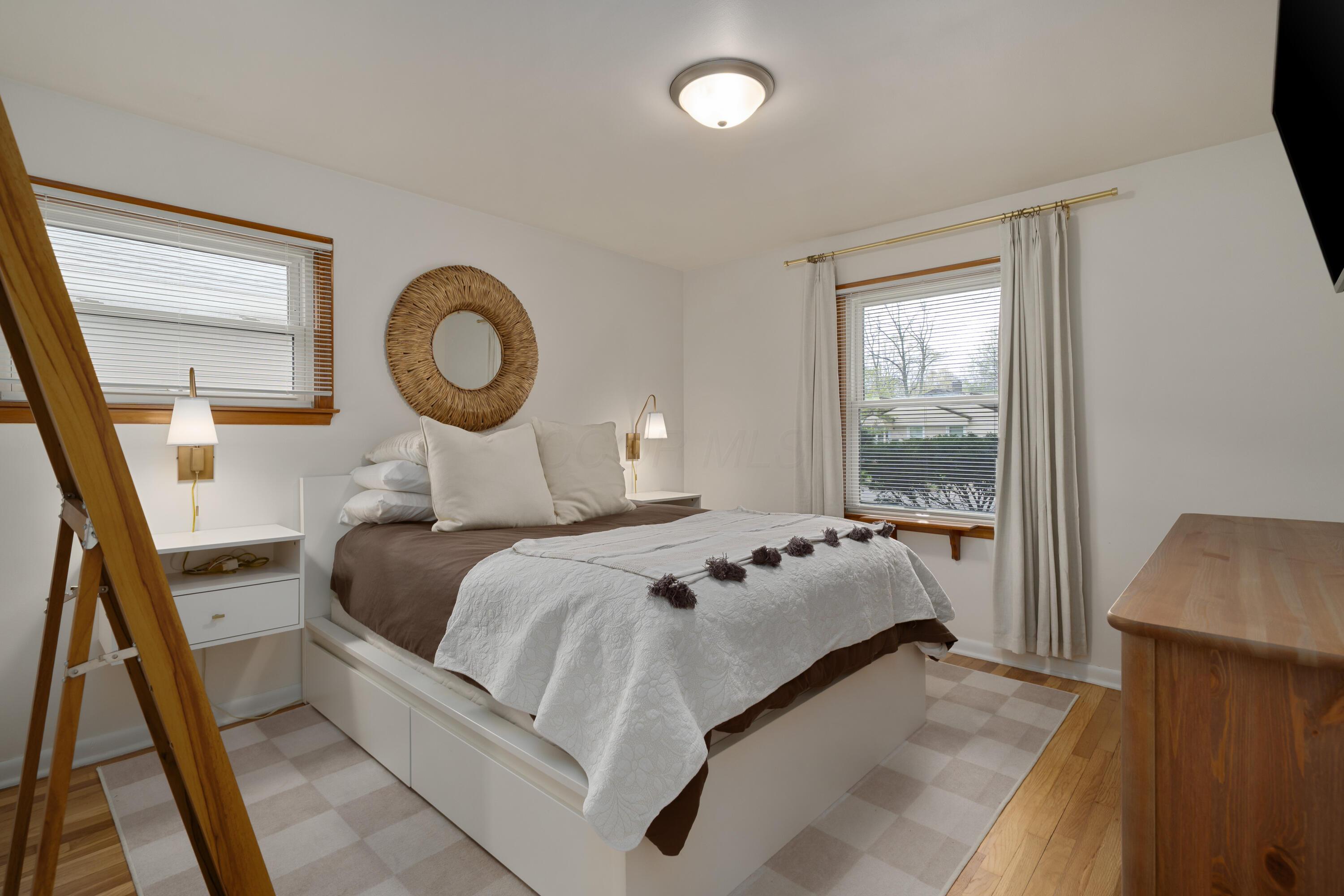 114 Chase Road Columbus, OH 43214 - Photo 12 of 35 Primary Bedroom 11'3" x 11'11" ( + - )