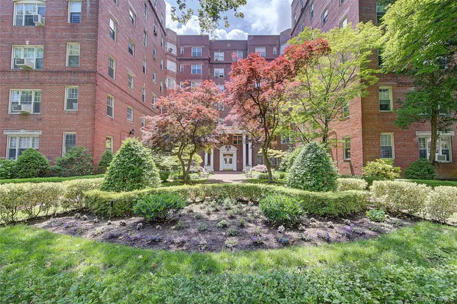 $479,000 | 77-14 113th Street, Unit 4S | Forest Hills