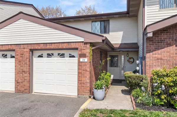 $499,000 | 78 Cambridge Drive West, Copiague, NY 11726