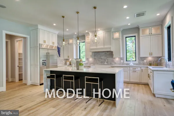 $2,499,999 | 911 Desale Street Southwest, Vienna, VA 22180