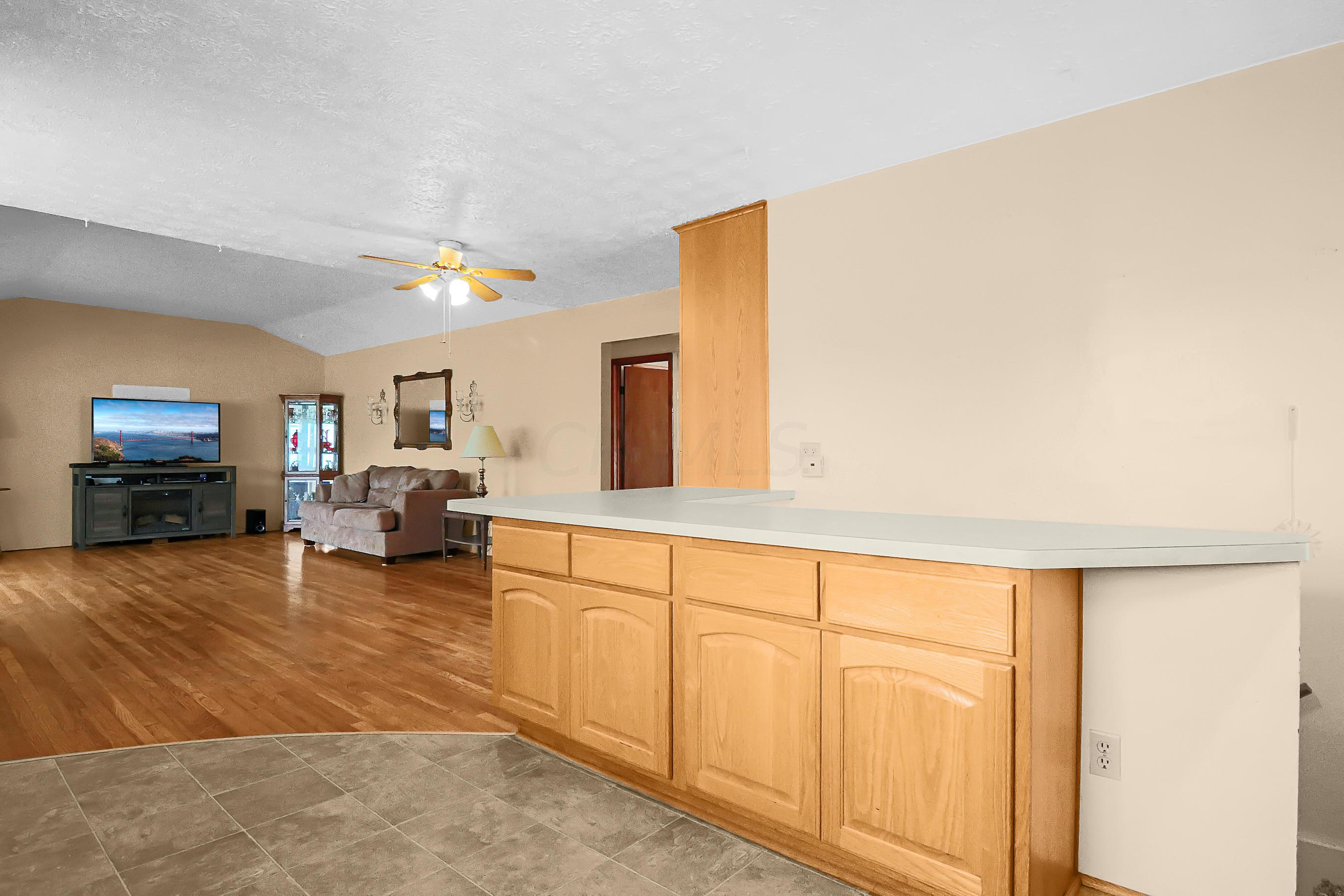 4534 Etna Road Whitehall, OH 43213 - Photo 11 of 32