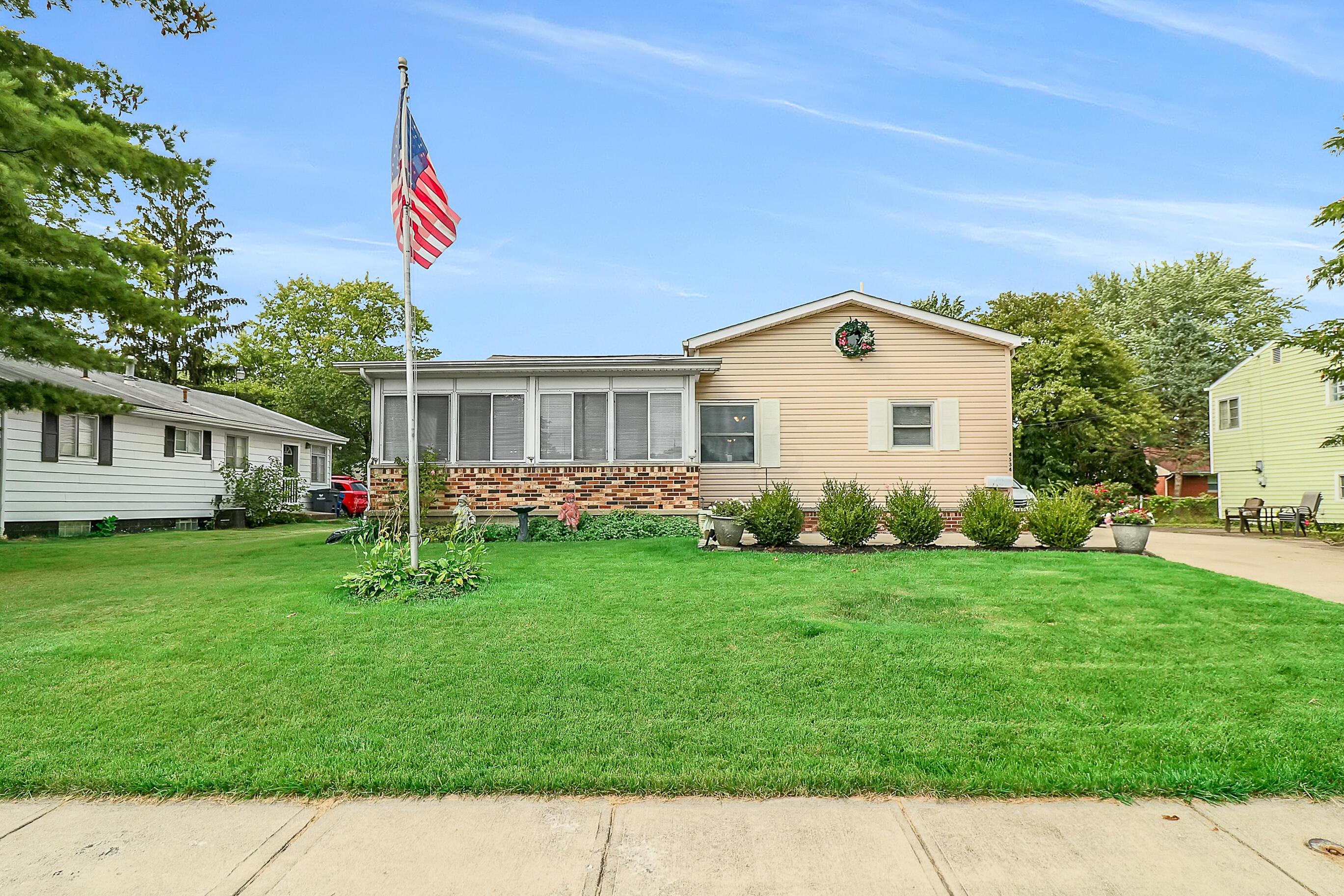 4534 Etna Road Whitehall, OH 43213 - Photo 2 of 32