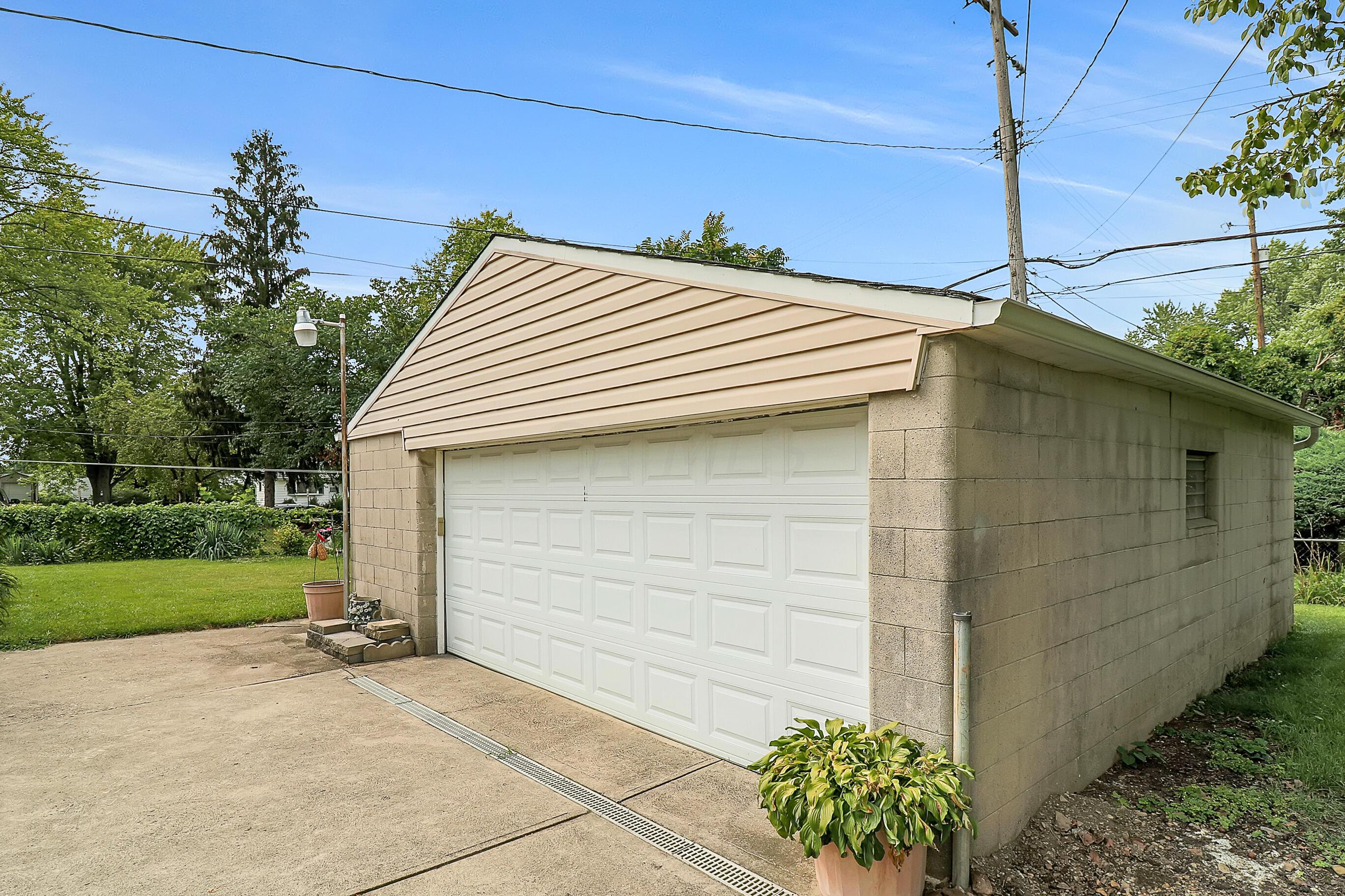 4534 Etna Road Whitehall, OH 43213 - Photo 30 of 32