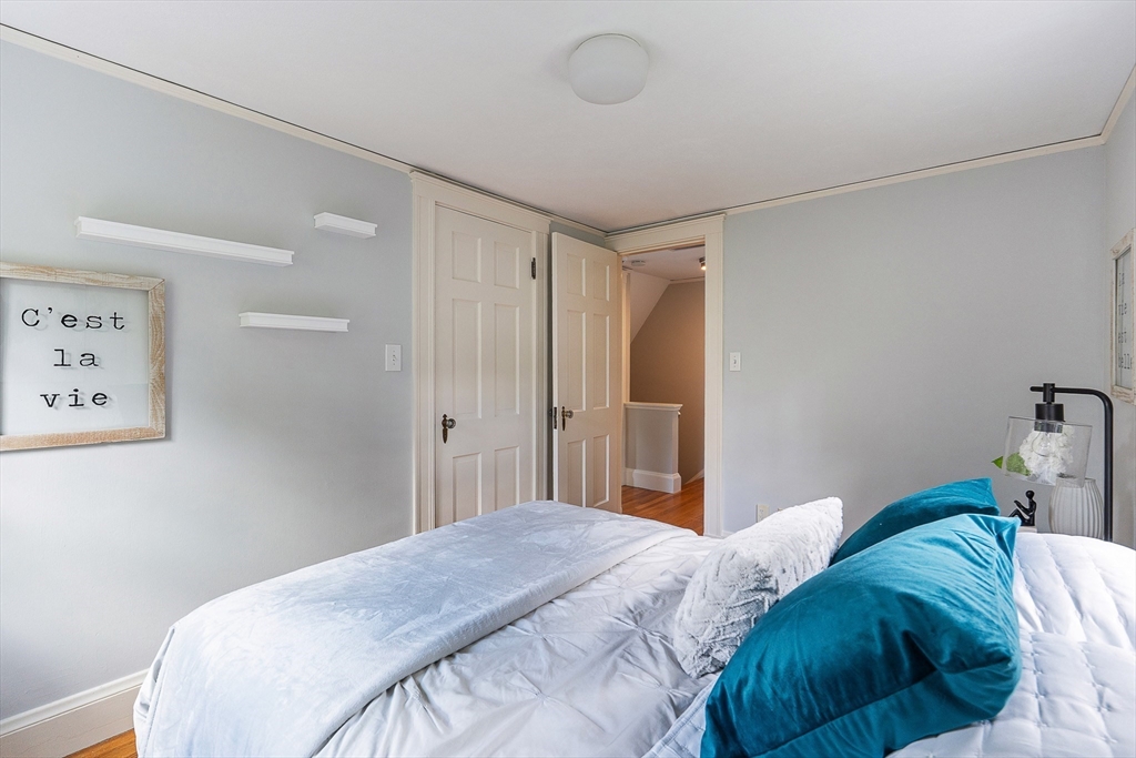 93 Manchester Road Newton, MA 02461 - Photo 20 of 29 Gallery Image 20