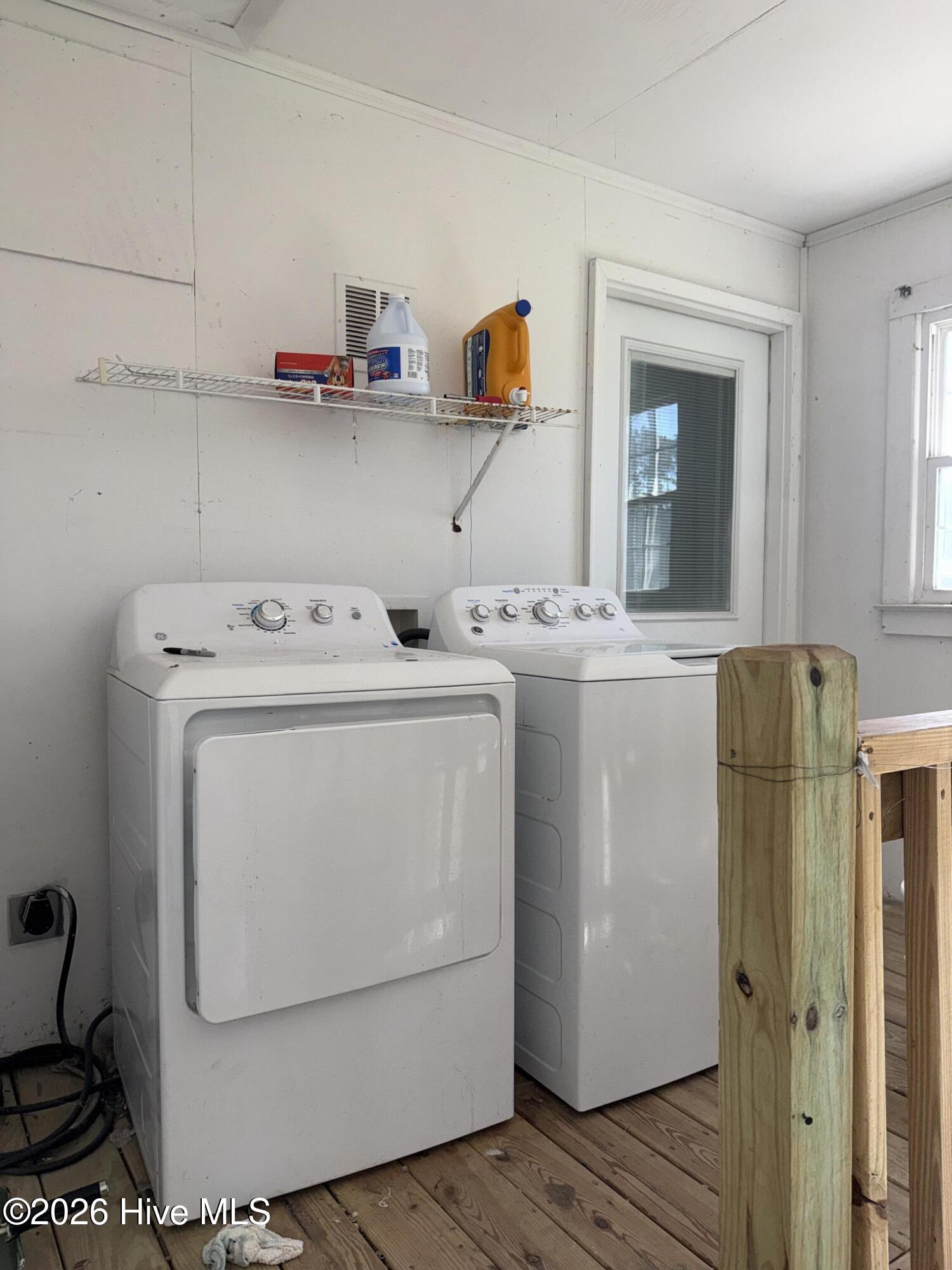 477 Harkers Island Road Beaufort, NC 28516 - Photo 31 of 38 Separate Laundry Room