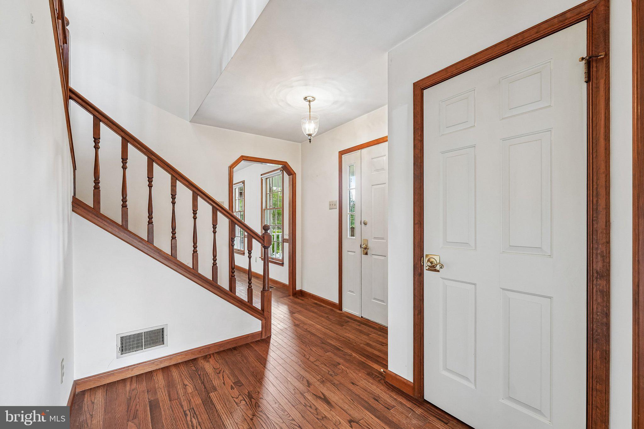 857 Heimbach Road Perkiomenville, PA 18074 - Photo 7 of 69 Foyer