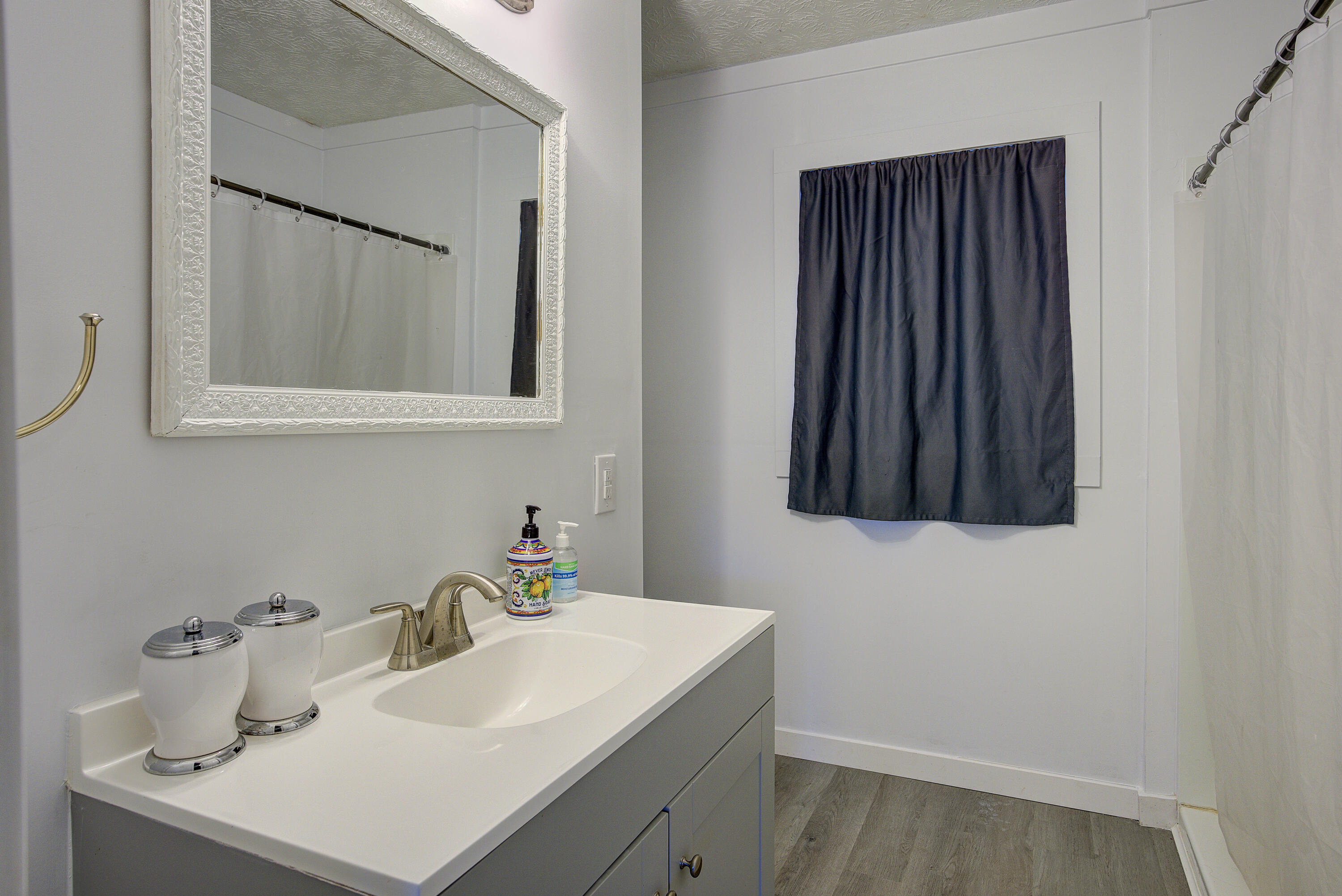 3764 Copper Creek Road Duffield, VA 24244 - Photo 17 of 30 Bathroom