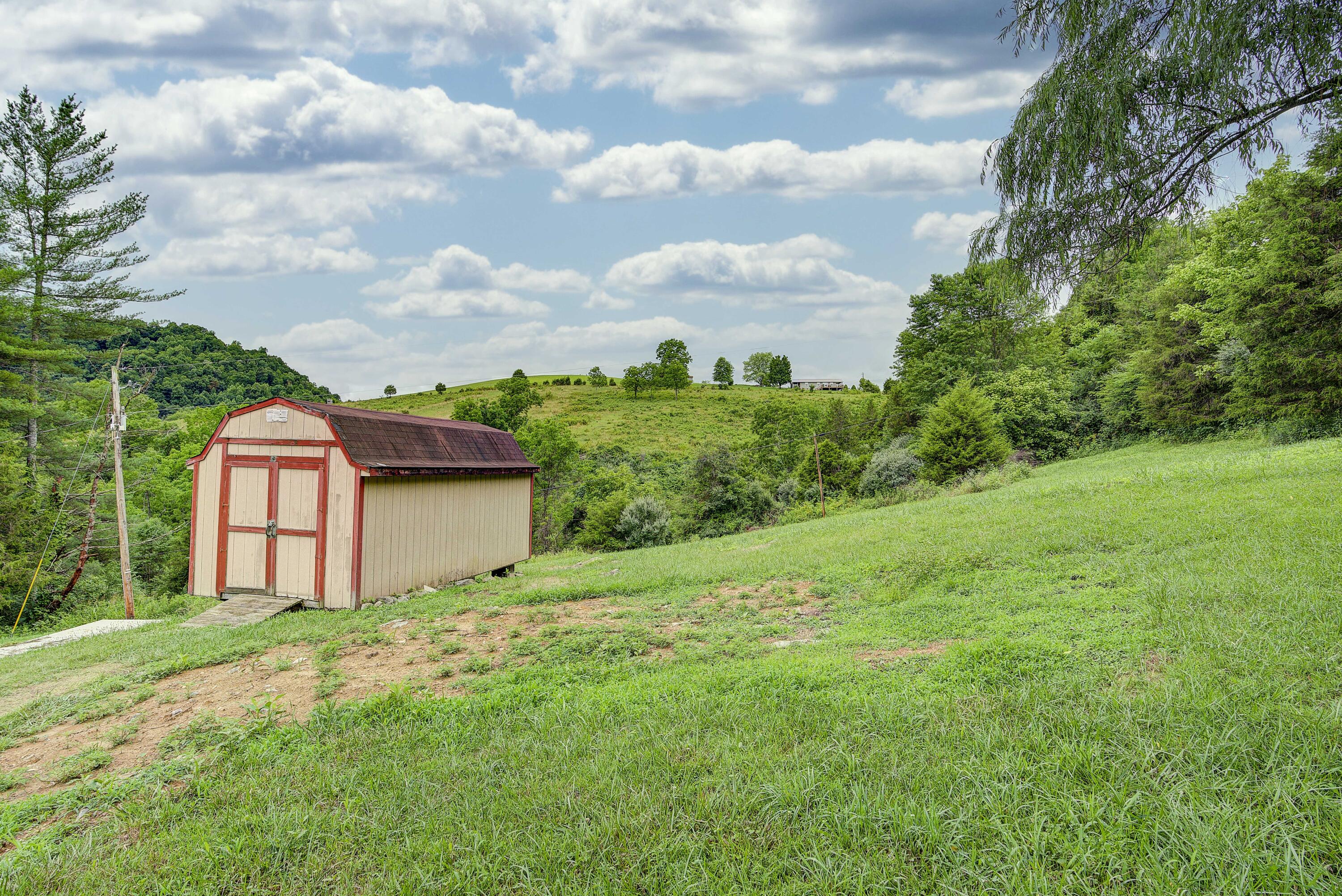 3764 Copper Creek Road Duffield, VA 24244 - Photo 25 of 30 Shed