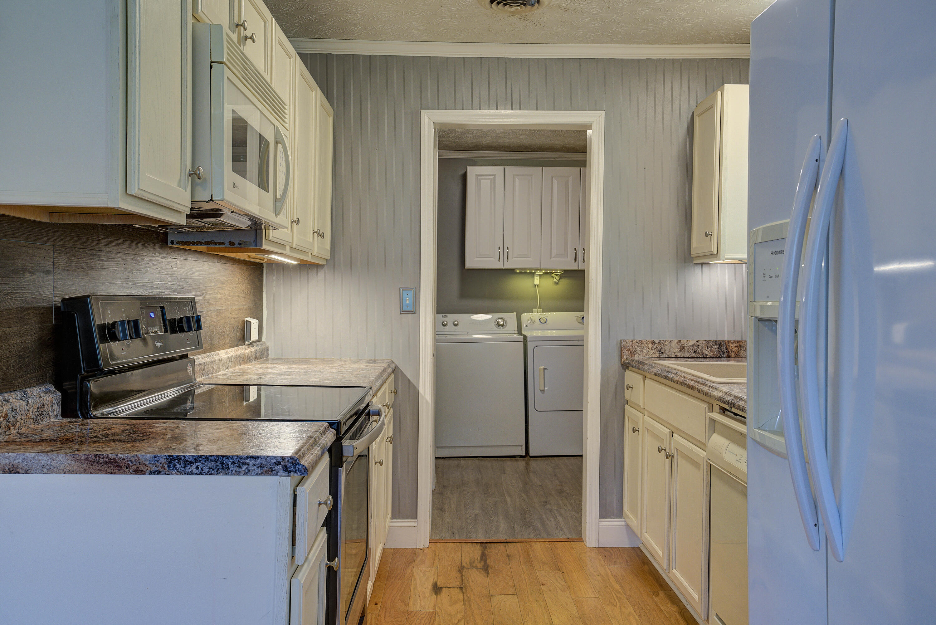 3764 Copper Creek Road Duffield, VA 24244 - Photo 9 of 30 Kitchen