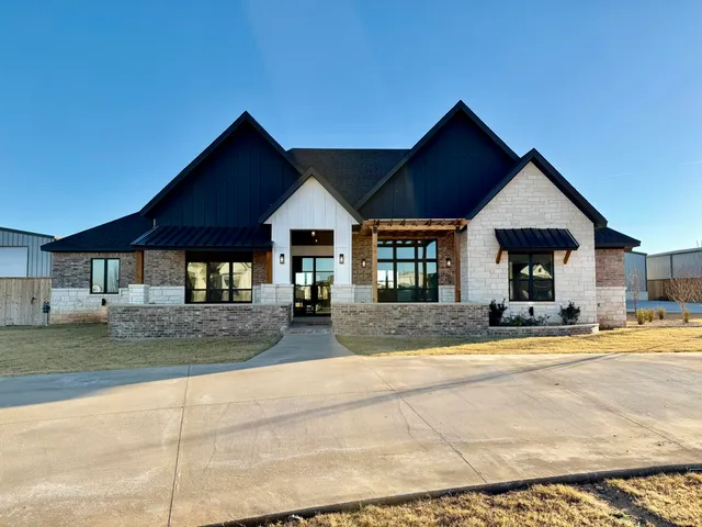 $890,000 | 5825 County Road 7675, Lubbock, TX 79424