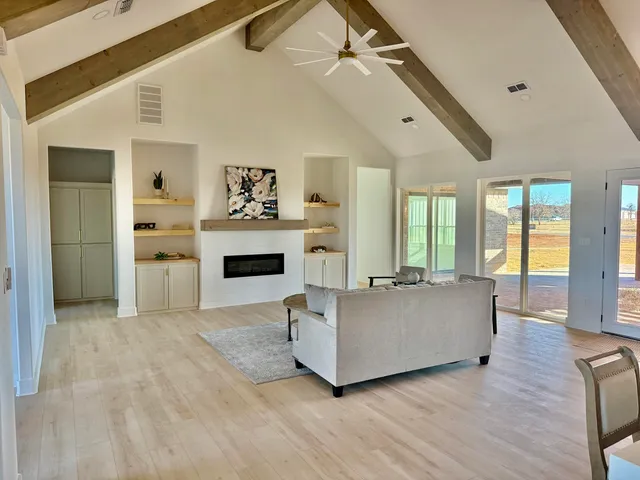 $890,000 | 5825 County Road 7675, Lubbock, TX 79424