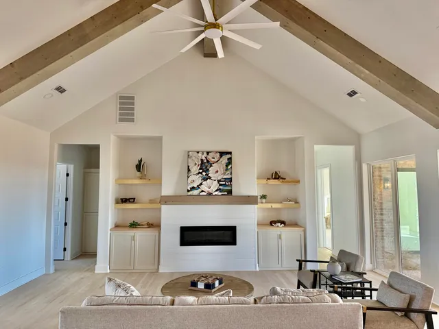 $890,000 | 5825 County Road 7675, Lubbock, TX 79424