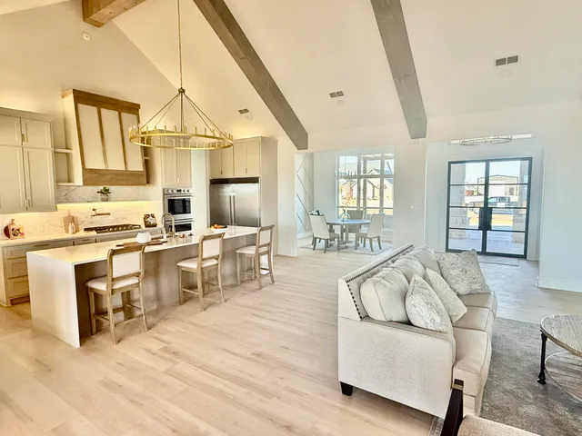 $890,000 | 5825 County Road 7675, Lubbock, TX 79424