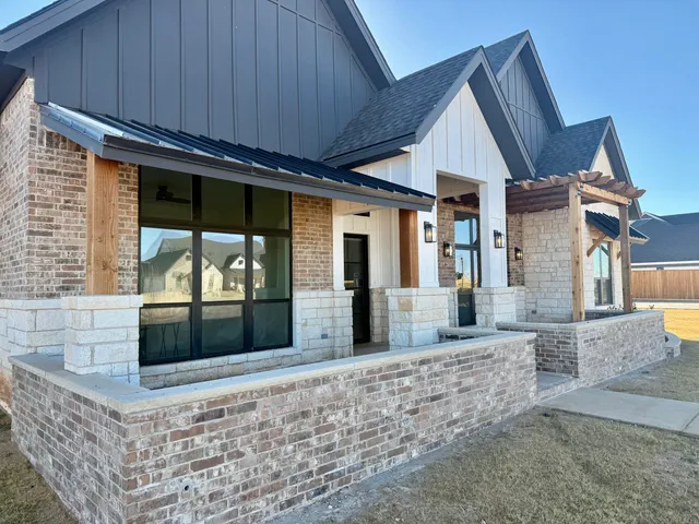 $890,000 | 5825 County Road 7675, Lubbock, TX 79424