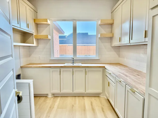 $890,000 | 5825 County Road 7675, Lubbock, TX 79424