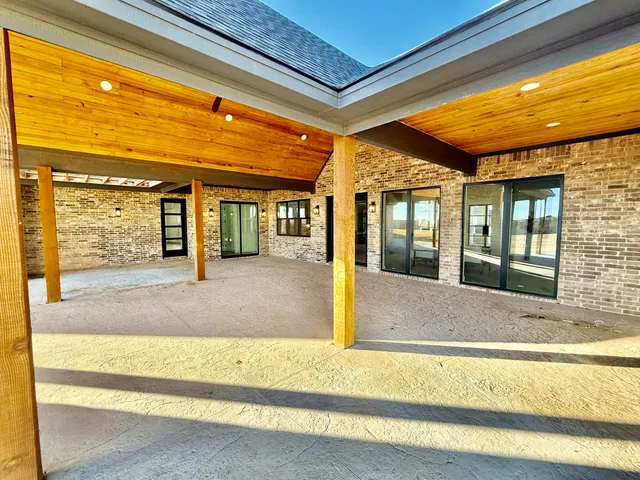 $890,000 | 5825 County Road 7675, Lubbock, TX 79424