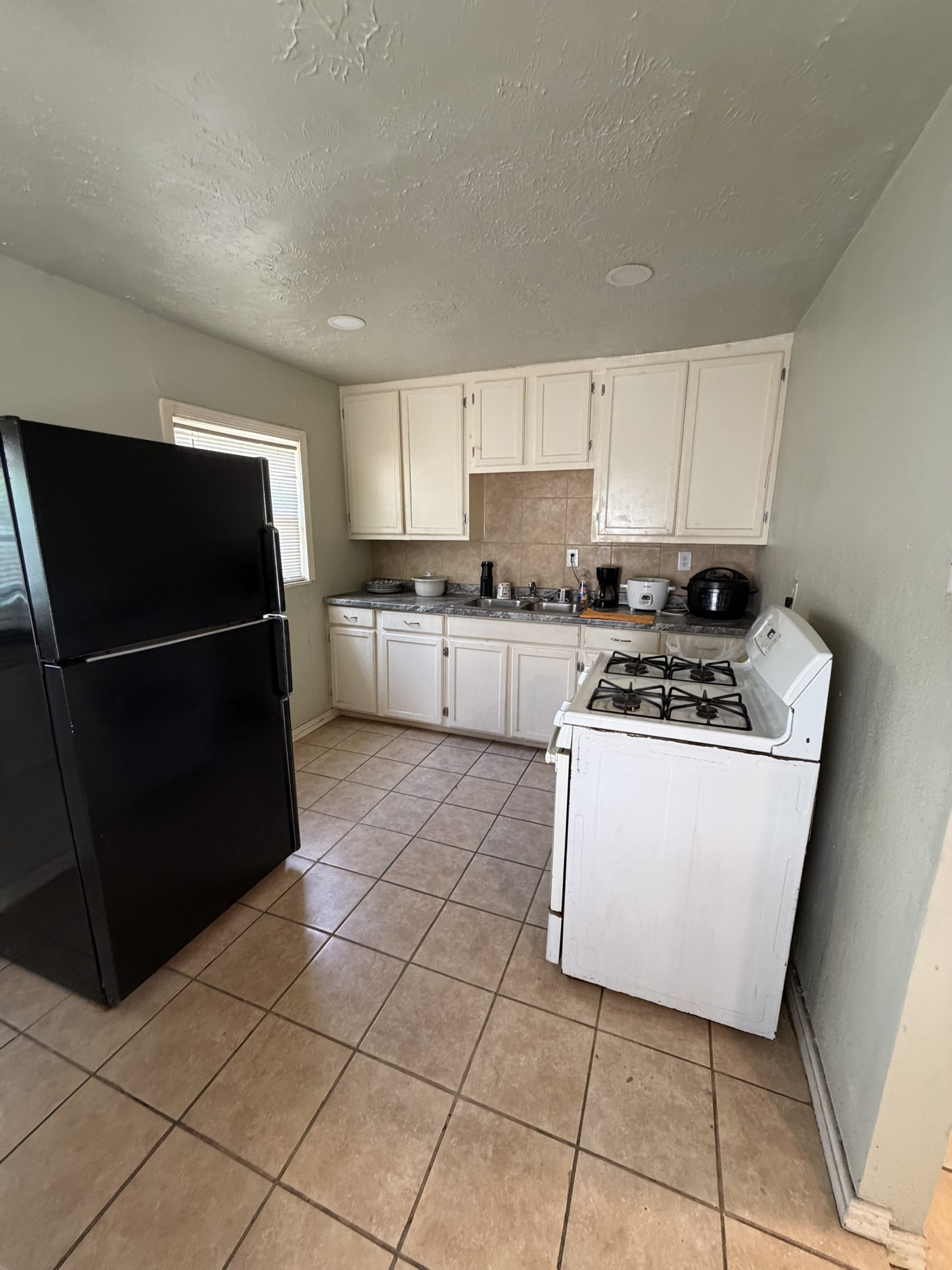 305 Johnson Street Pasadena, TX 77506 - Photo 3 of 6