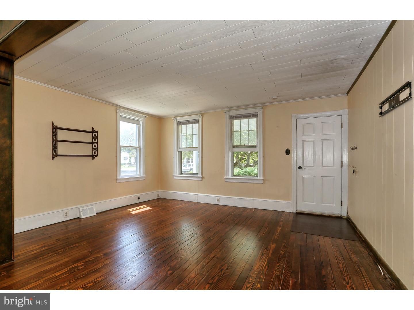 203 Lippincott Avenue Riverside, NJ 08075 - Photo 1 of 20