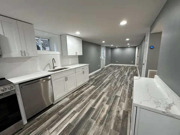 $1,500 | 2233 North Lawler Avenue, Unit GDN, Chicago, IL 60639