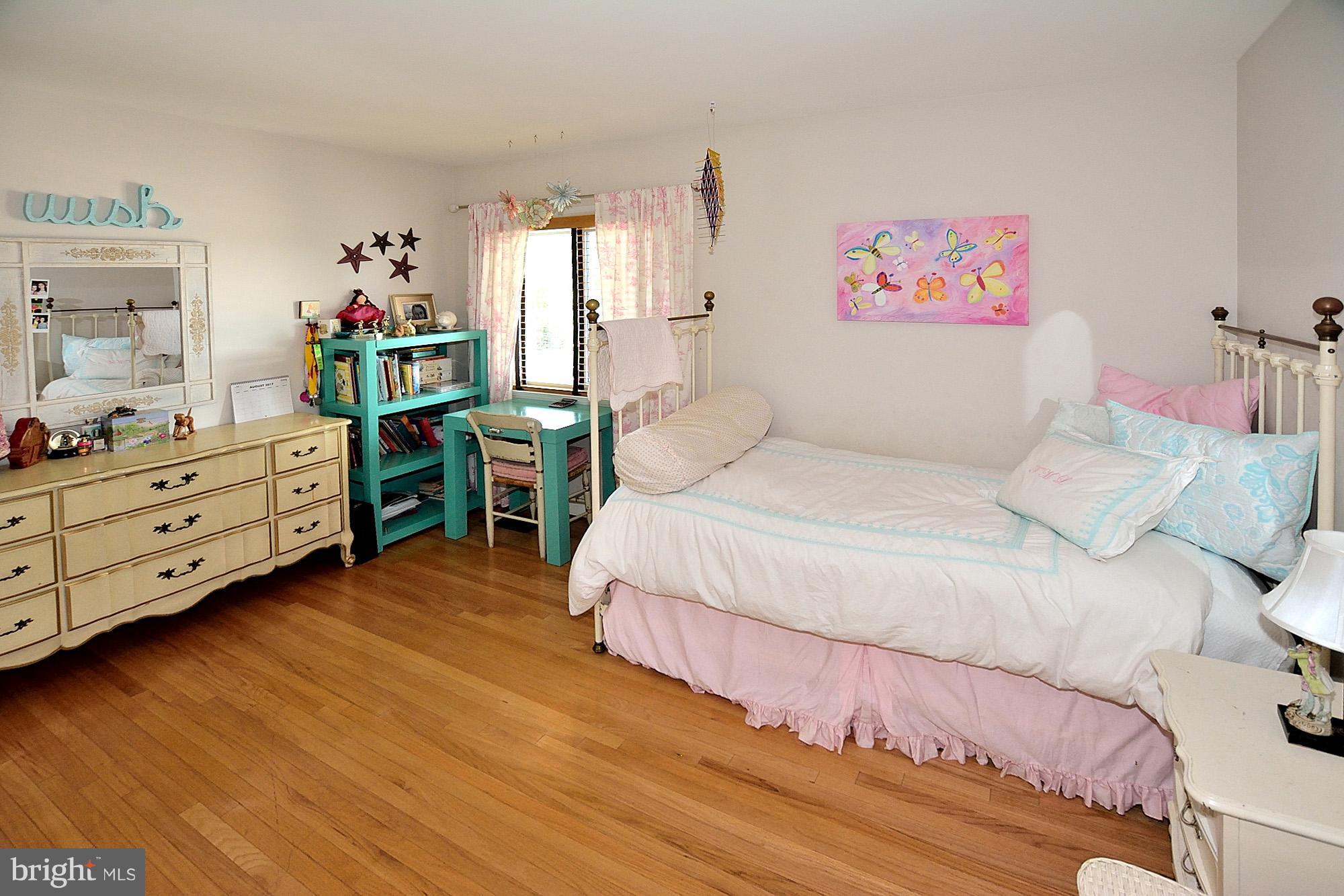 1460 Becontree Lane Reston, VA 20190 - Photo 22 of 30 Bedroom