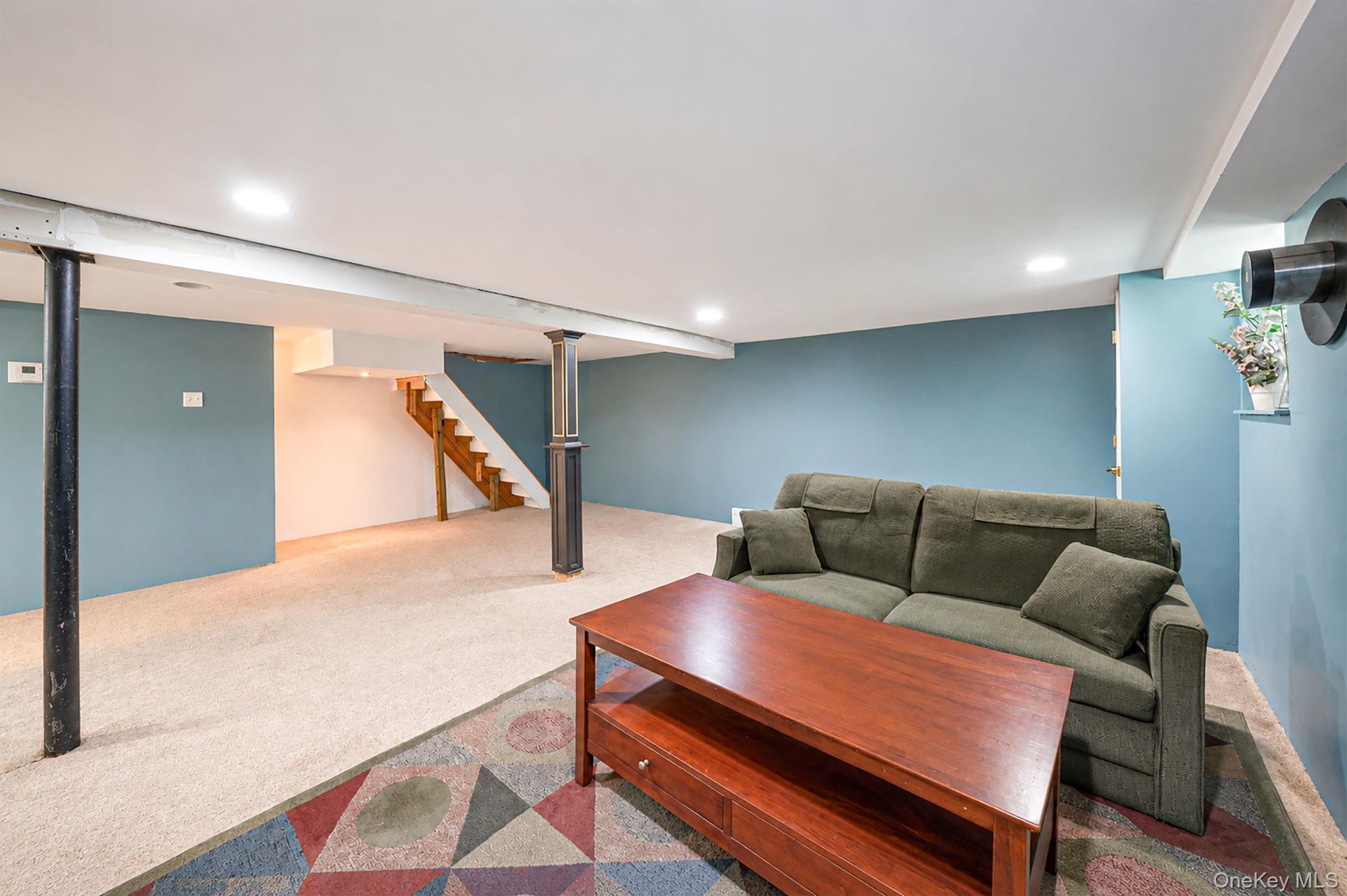 390 Blue Point Road Farmingville, NY 11738 - Photo 20 of 29