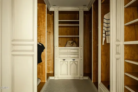 front view of house with a yard