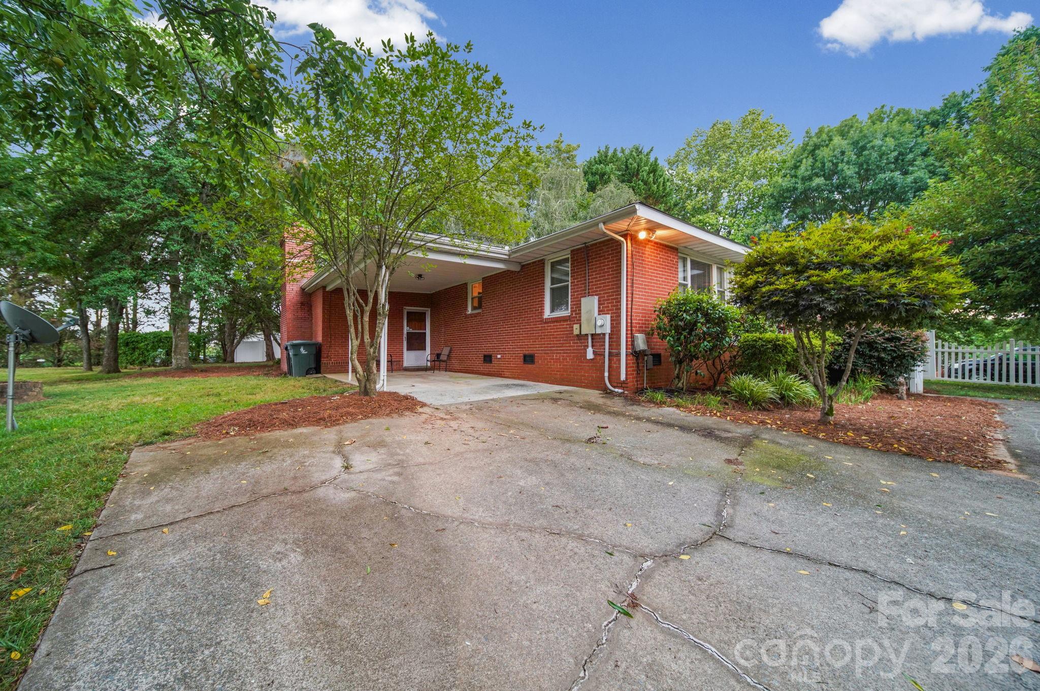 310 Austin Street Monroe, NC 28112 - Photo 4 of 44 Gallery Image 4