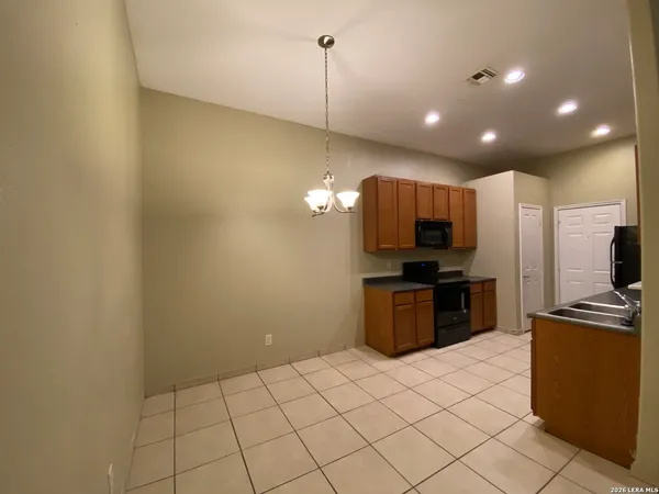 $1,200 | 1411 Martin Street, Unit A, Pleasanton, TX 78064
