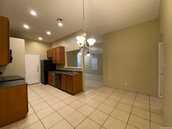 $1,200 | 1411 Martin Street, Unit A, Pleasanton, TX 78064