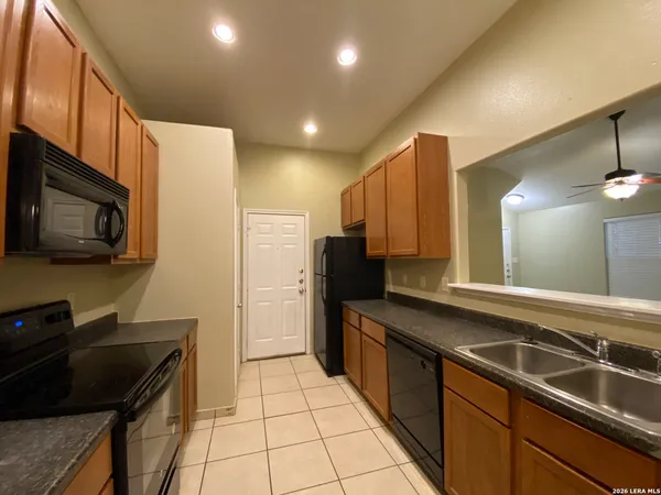 $1,200 | 1411 Martin Street, Unit A, Pleasanton, TX 78064