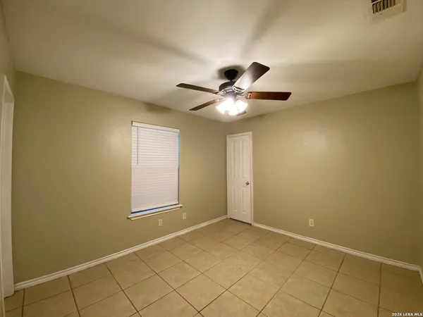 $1,200 | 1411 Martin Street, Unit A, Pleasanton, TX 78064