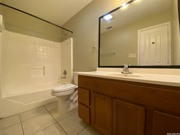 $1,200 | 1411 Martin Street, Unit A, Pleasanton, TX 78064