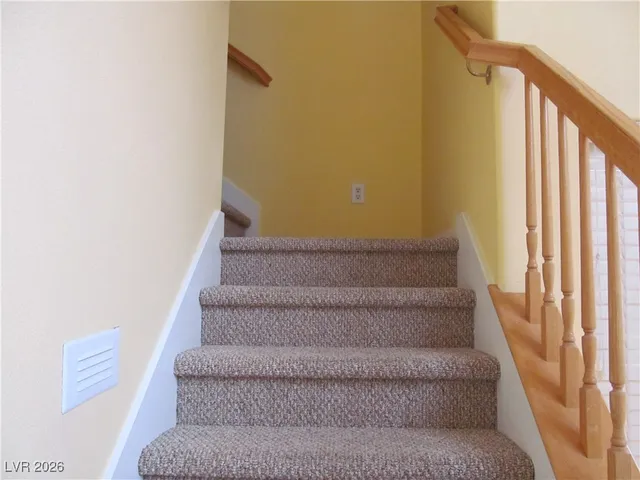 $2,100 | 9572 Sunshade Court, Las Vegas, NV 89147