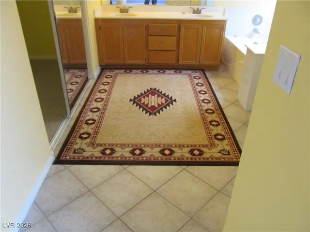 $2,100 | 9572 Sunshade Court, Las Vegas, NV 89147