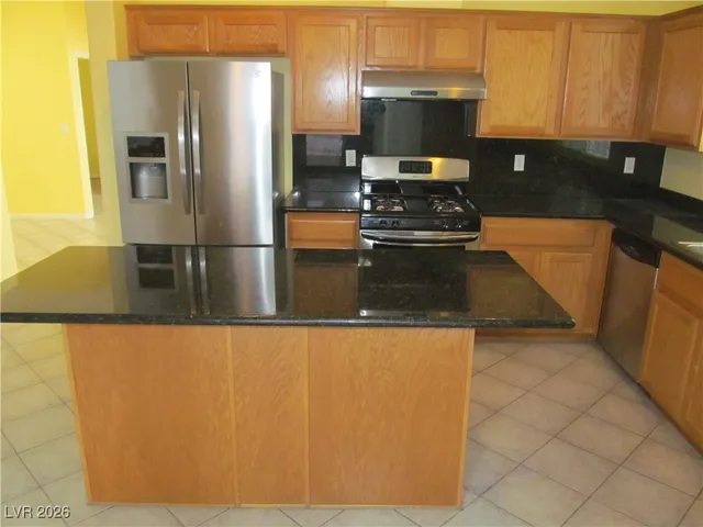 $2,100 | 9572 Sunshade Court, Las Vegas, NV 89147