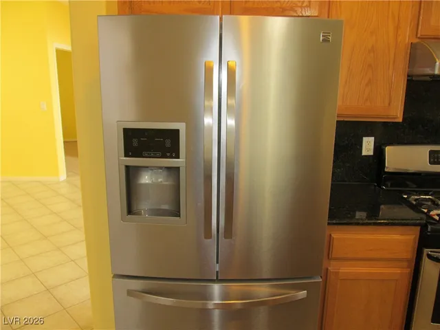 $2,100 | 9572 Sunshade Court, Las Vegas, NV 89147