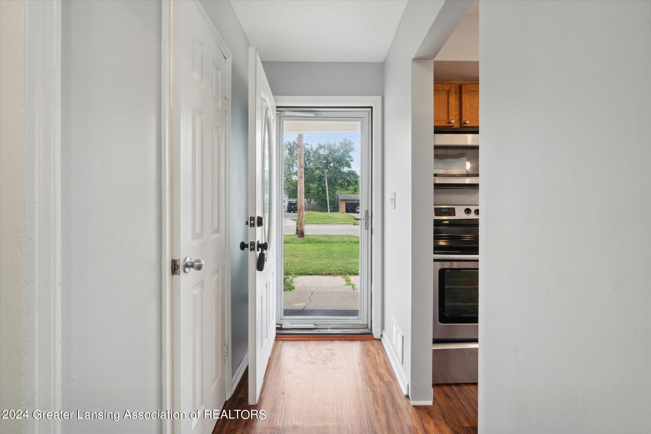 1659-1661 Haslett Road East Lansing, MI 48823 - Photo 7 of 38 07-1659-Haslett-Rd-East-Lansing-MI-48823
