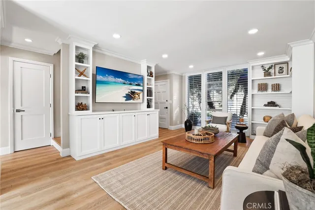 $1,495,000 | 2209 Vista Huerta, Newport Beach, CA 92660