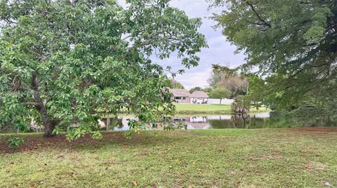$775,000 | 8668 Southwest 50th Street, Cooper City, FL 33328